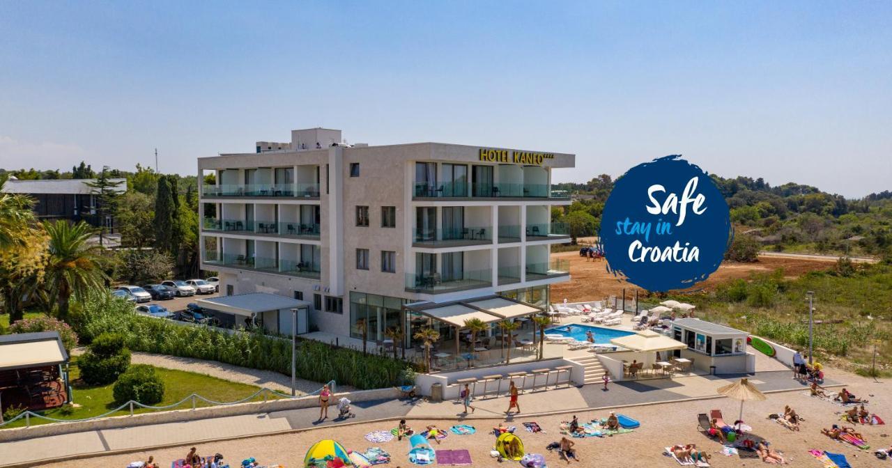 Kaneo Beach Hotel โนวาลยา ภายนอก รูปภาพ