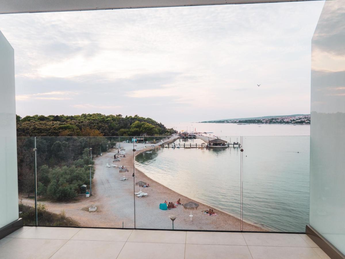 Kaneo Beach Hotel โนวาลยา ภายนอก รูปภาพ
